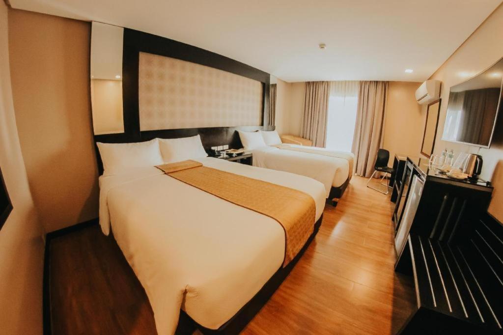 Grand Xing Imperial Hotel Iloilo City Bagian luar foto