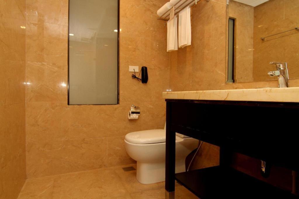 Grand Xing Imperial Hotel Iloilo City Bagian luar foto