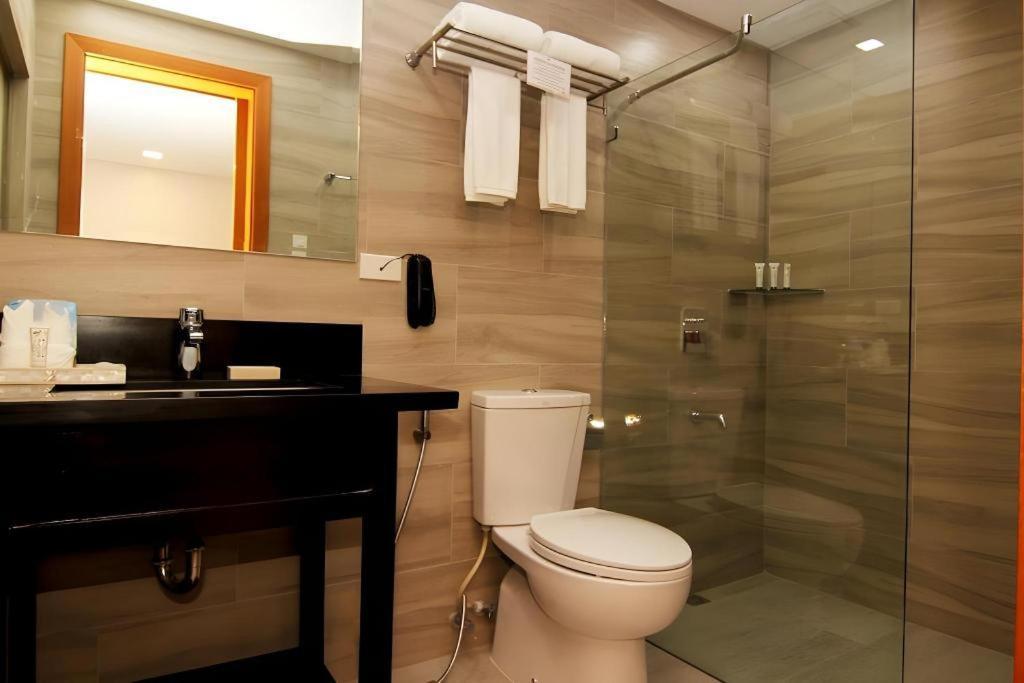 Grand Xing Imperial Hotel Iloilo City Bagian luar foto